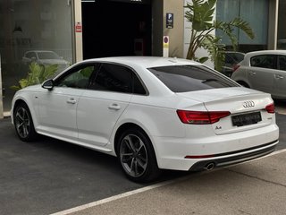 Audi A4 (S-LINE)
