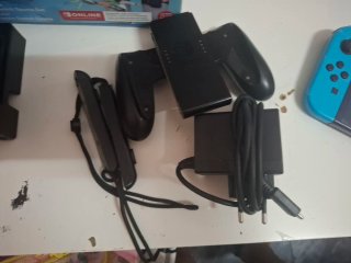 Nintendo Switch + Accesorios + Caja