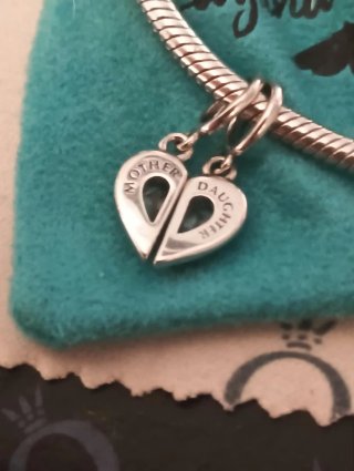 Charm divisible Corazón Laguna Negra Plata