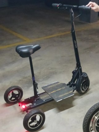 Patinete eléctrico 3 ruedas con asiento