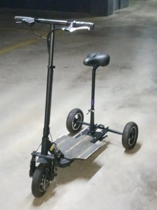 Patinete eléctrico 3 ruedas con asiento