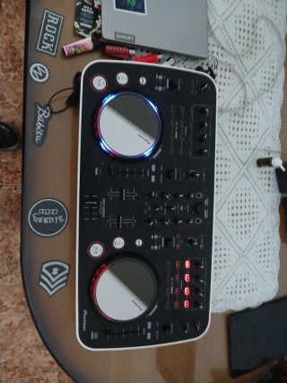 Controladora DJ Pioneer DDJ-ERGO
