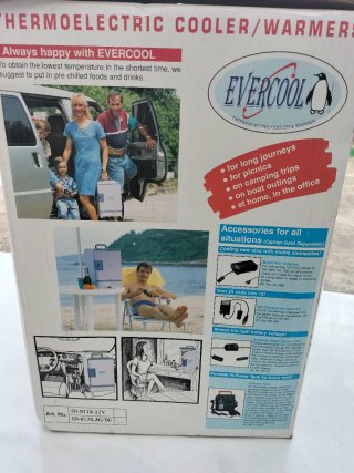 Nevera-calentador portátil