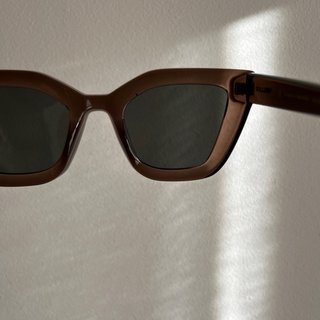 Gafas de sol Meller marrones.