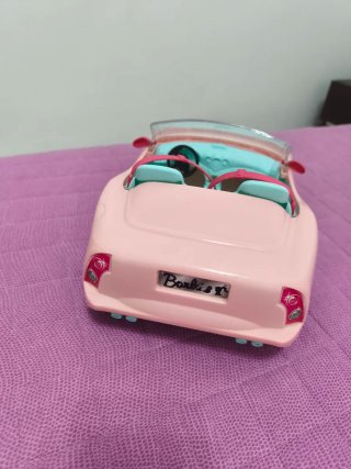 Macchina rosa per Barbie