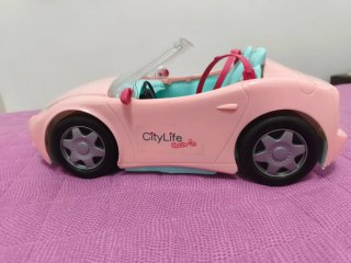 Macchina rosa per Barbie