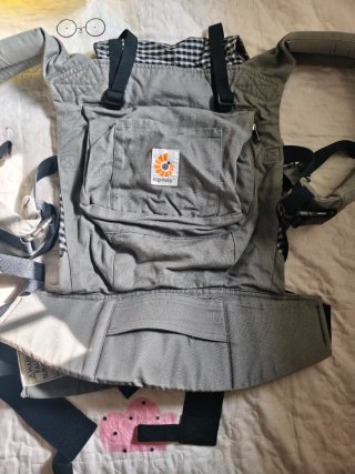 Mochila Ergobaby Original con adaptador (sin uso).