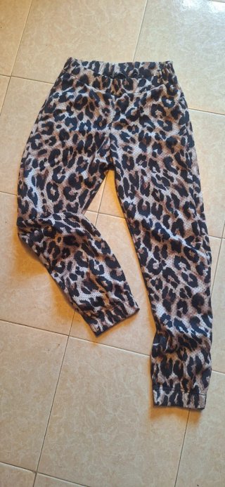 Pantalón estampado leopardo