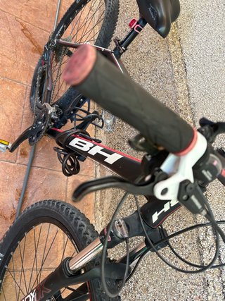 Bicicleta MTB BH Spike 27.5 + Extras