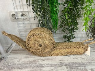 Caracol artesanal de esparto trenzado