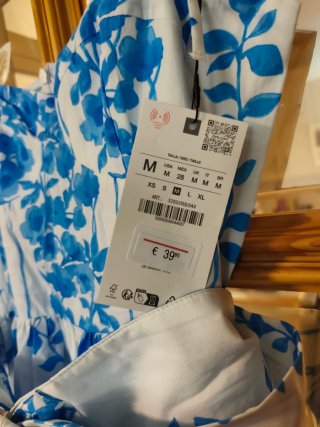 Vestido floral azul y blanco talla M