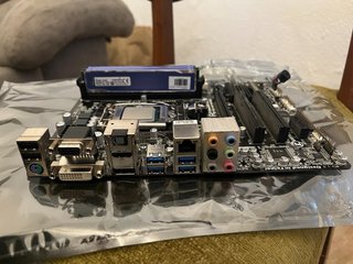 Placa Base Gigabyte + CPU + 16GB RAM + Gráfica 4GB