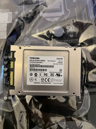 Placa Base Gigabyte + CPU + 16GB RAM + Gráfica 4GB