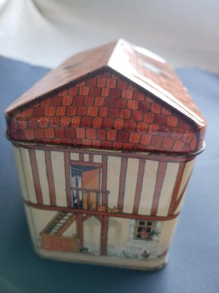 Caja Metálica Casita Normanda