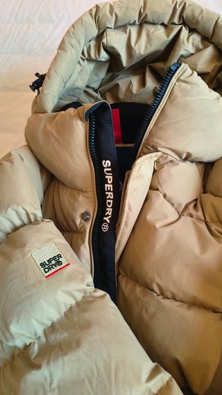 Chaqueta Superdry Beige claro. Plumas Talla S
