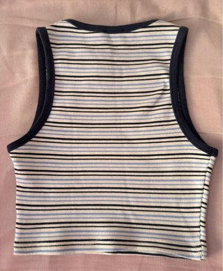 Top de rayas azul y blanco