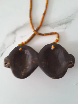 2 Colgantes Etiopes Antiguos Madera y Cuentas