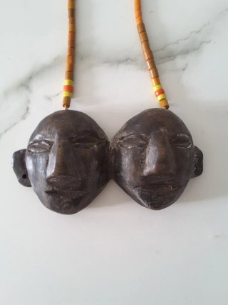 2 Colgantes Etiopes Antiguos Madera y Cuentas