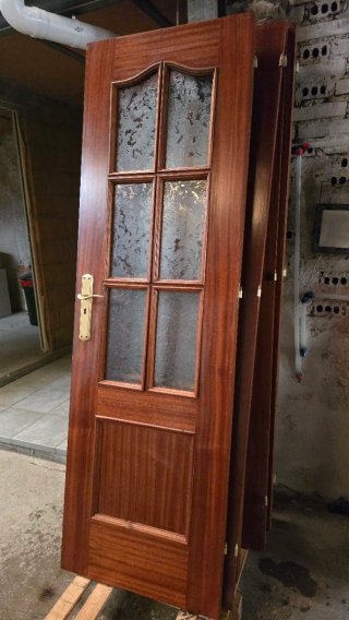 Puertas de madera maciza, precio a convenir