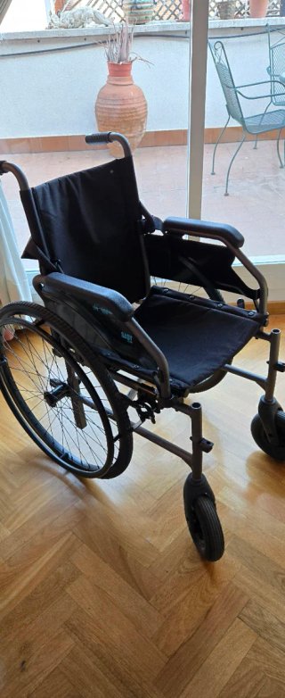 Silla de ruedas con cinturon + andador