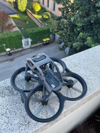 DJI Avata Drone con 3 Batterie