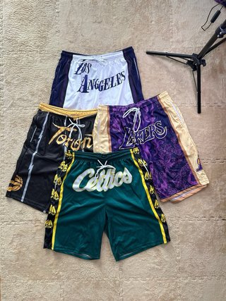 Mucha ropa en perfecto estado hablame para ver mas