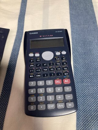 Calculadora Científica Casio fx-82MS