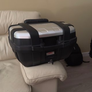 Baúl Givi Trekker 52L Negro/Plata