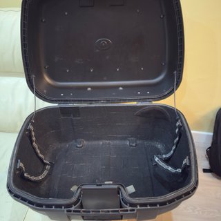 Baúl Givi Trekker 52L Negro/Plata