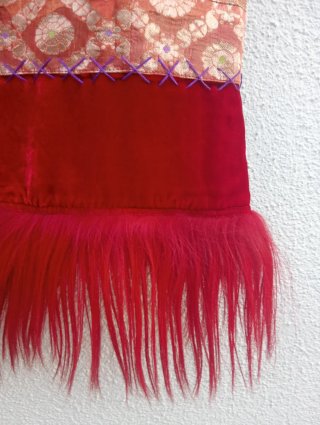Gonna tubino rossa con dettagli oro
