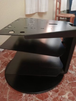 Soporte negro de hierro