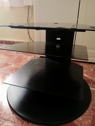 Soporte negro de hierro