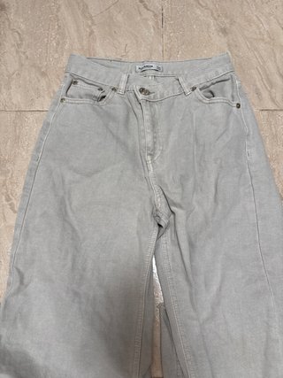 Pantalón Pull&Bear gris Talla 34