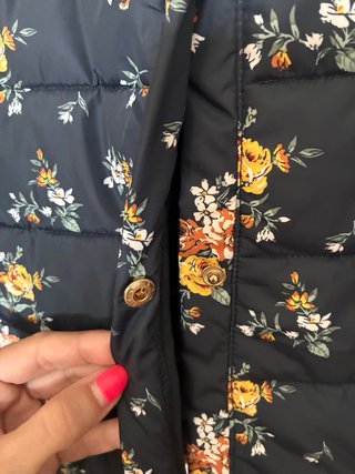 Cazadora floral negra nueva