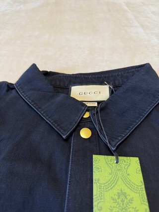 Camisa Gucci Negra con Detalles Verdes