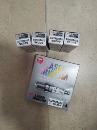 4 Bujías NGK Laser Iridium SIZFR6B8EG x4
