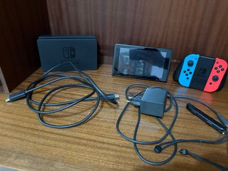 Nintendo Switch Completo con Accesorios.