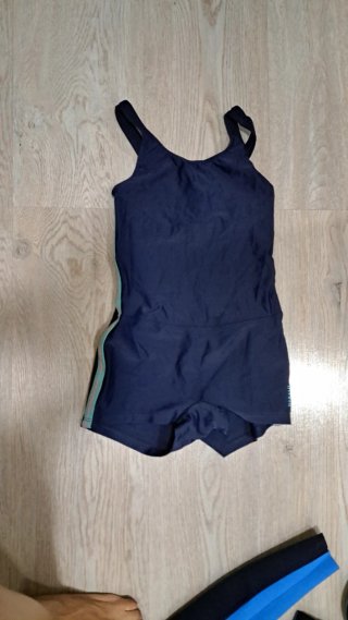 Kit de neopreno, escarpines y  bañador