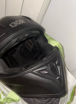 Mono de moto + Casco de regalo