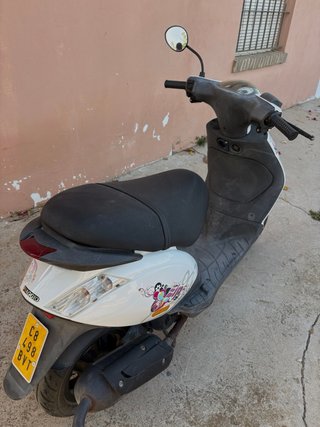 Piaggio Zip 49cc Scooter