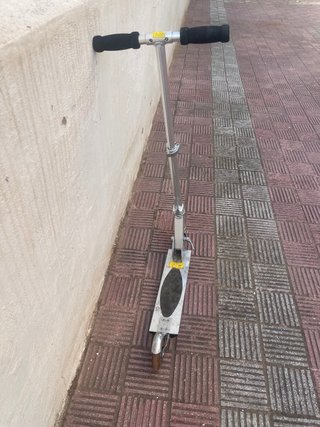 Patinete metálico