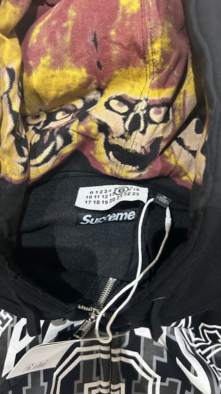 Felpa Supreme Archive Nera