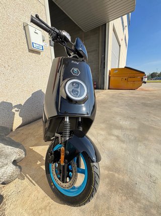 Niu NQi Scooter ciclomotor SIN BATERIA