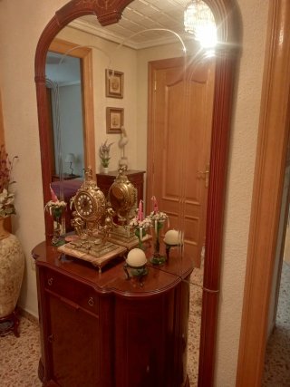 Aparador recibidor madera y cristal