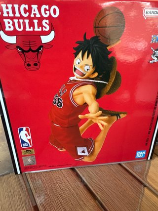 Figura Luffy Chicago Bulls NBA one piece