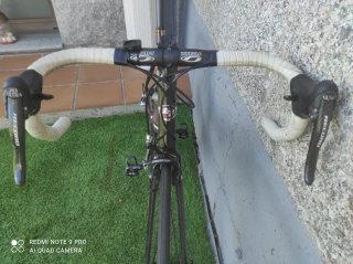 Bicicleta de Carretera BH Negra,