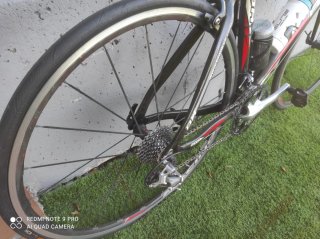 Bicicleta de Carretera BH Negra,