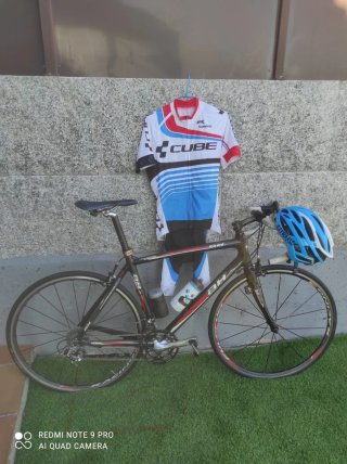 Bicicleta de Carretera BH Negra,