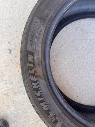 2 Ruedas Michelin 235/45R18 98W