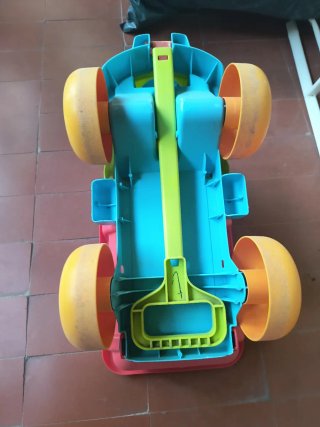 Camión volquete de juguete